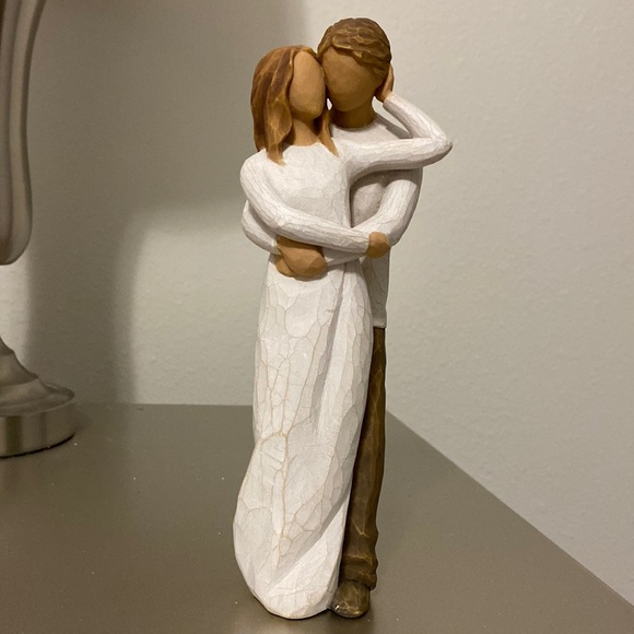 Willow tree figurine together